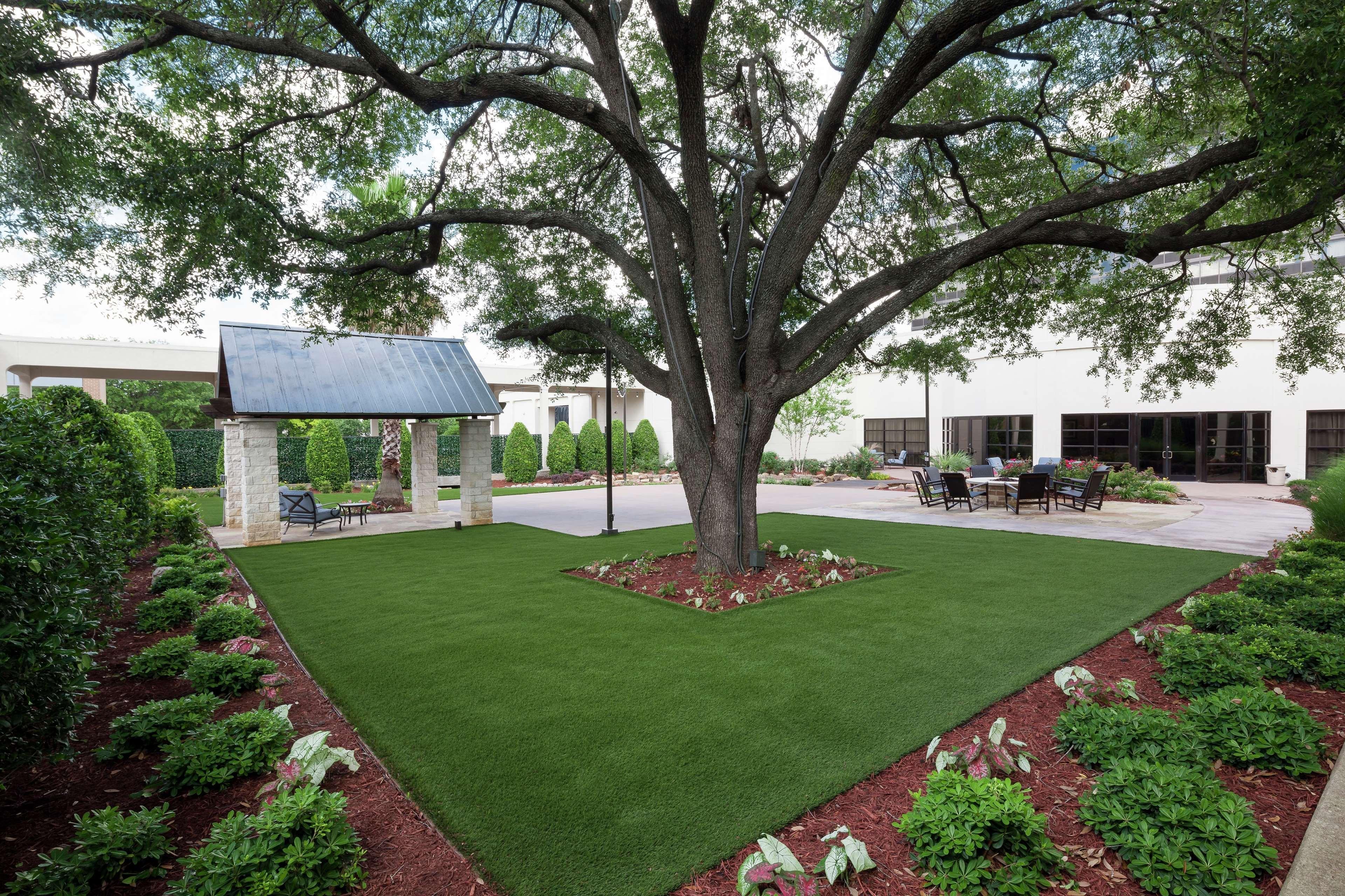 Hilton Waco Hotel Exterior photo